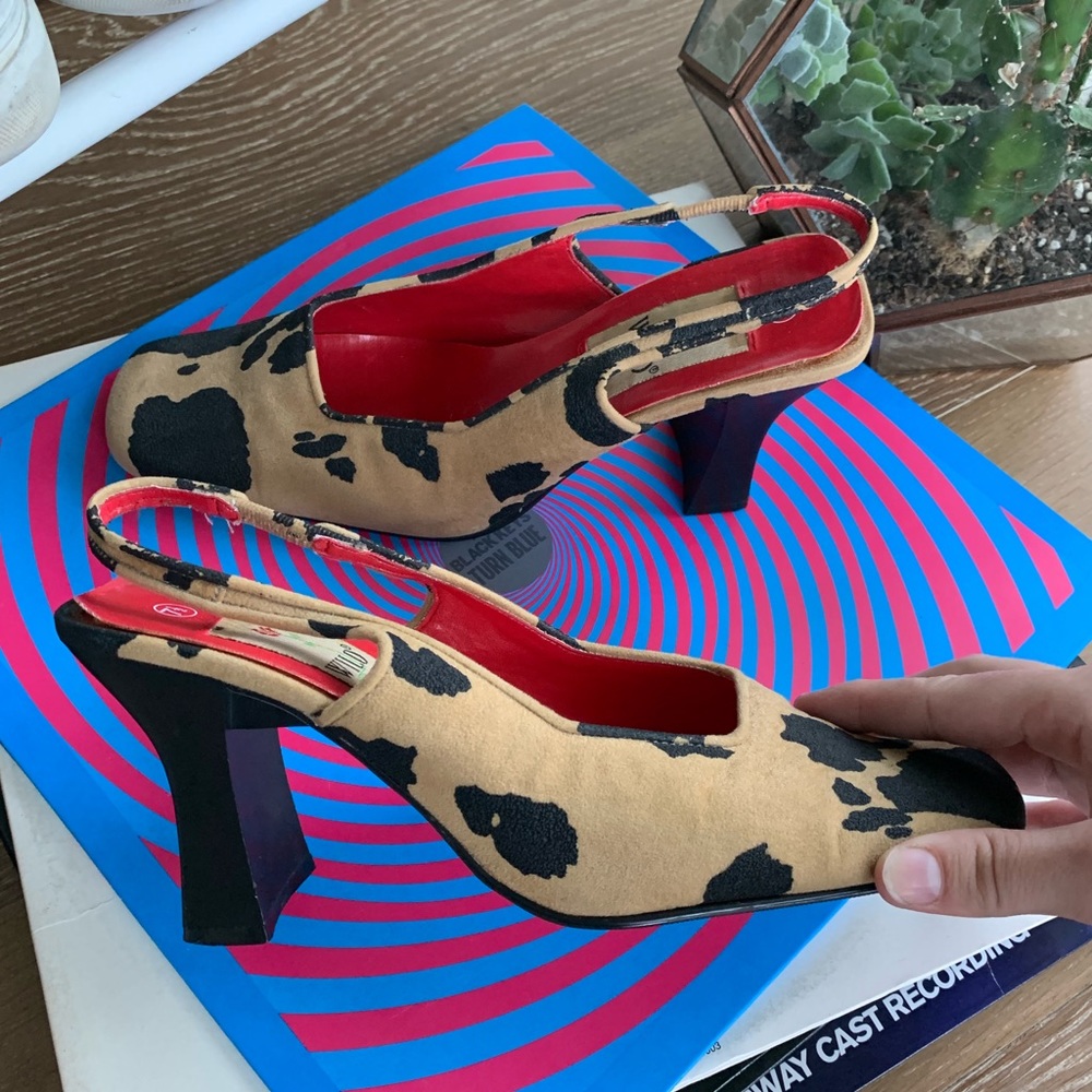 Cowhide Heels!!🐄❤️